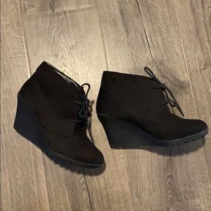 COPY - Black wedges